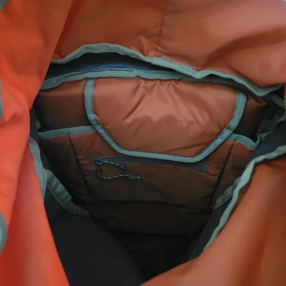 Salkan 2.0L Daypack Backpack Forest Green & Orange Hiking Outdoors - Picture 9 of 10